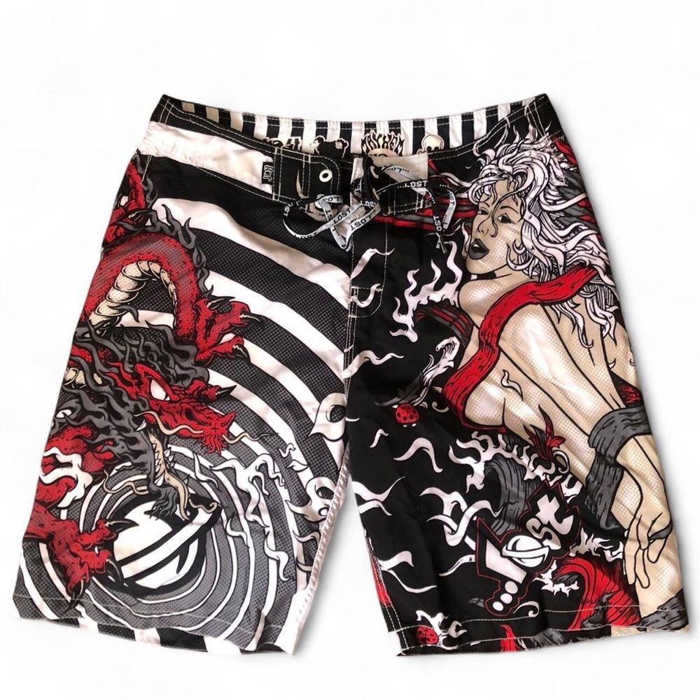 RARE Lost Enterprises Masters of Mayhem Naked Woman Skulls Dragon Board Shorts Y